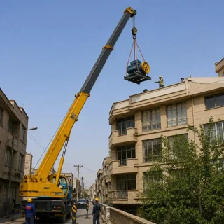 🏗️ حمل موتور آسانسور به موتورخانه با جرثقیل | جابهجایی ایمن موتور آسانسور به پشتبام